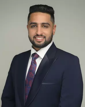 Abhi Moadgil, Surrey, Real Estate Agent